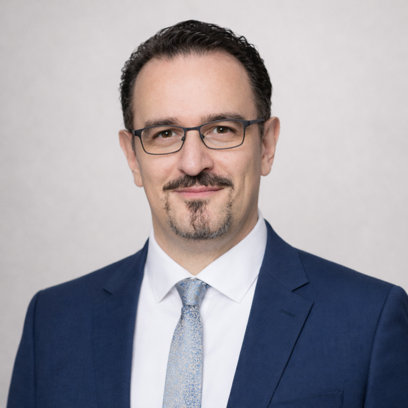 Porträt von Rechtsanwalt Mikael Varol in Berlin-Charlottenburg (10589)